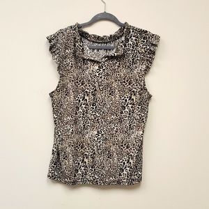 Cute professional leopard print top Size L ruffle sleeve